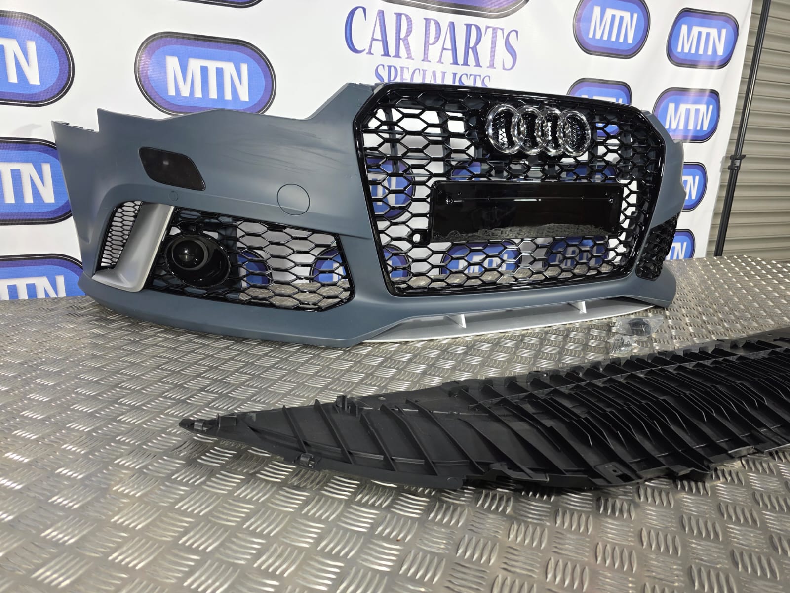 Front Bumper For Audi A6 / S6 C7.5 2015-2018 Facelift RS6 Style Honeycomb Grill