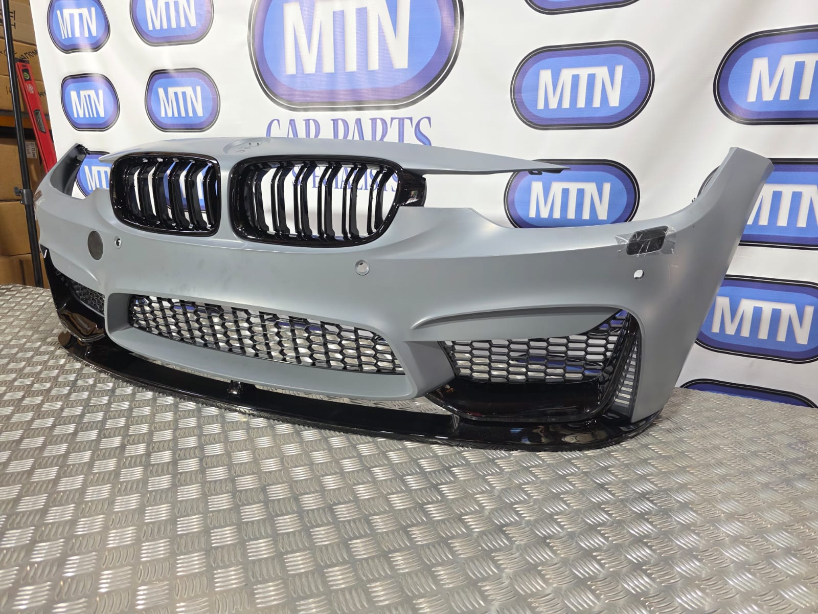 Front Bumper M3 Style For BMW 3 Series 11-19 F30 F31 M3 Front Bumper Kidney Grills (With or Without Fog Lights)