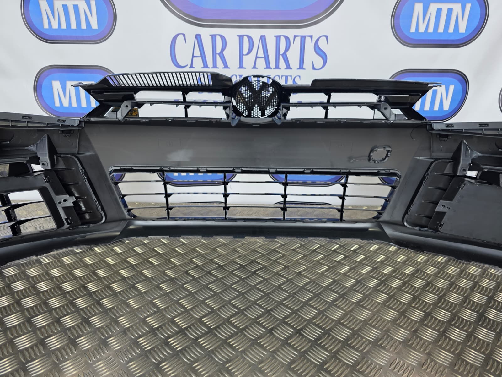 Complete Front Bumper for VW VOLKSWAGEN GOLF MK6 R20 WITH FOG LIGHTS 2008 - 2012