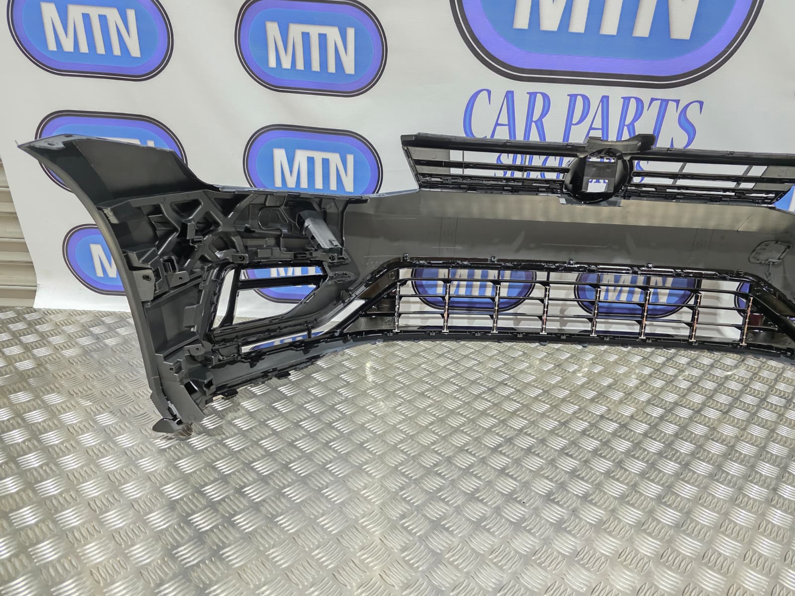 COMPLETE FRONT BUMPER FOR VW GOLF MK 7.5 R 2017-2020 FACELIFT