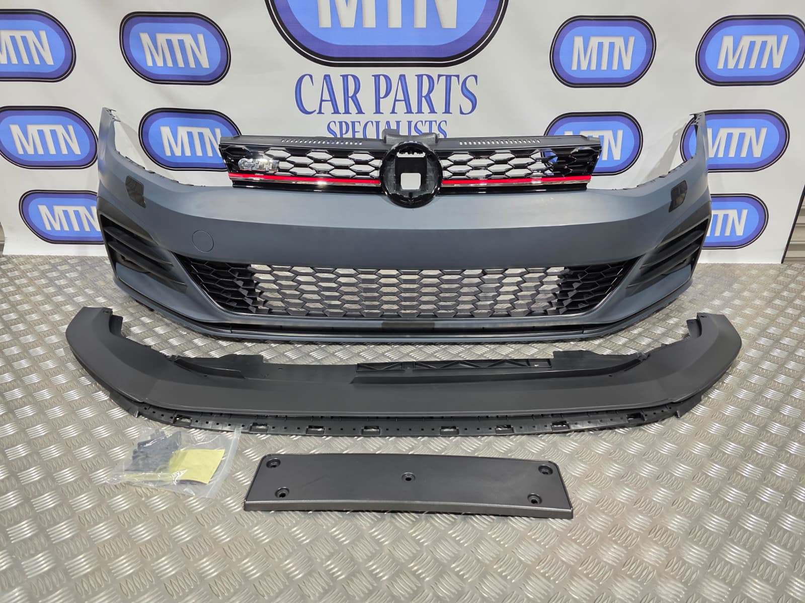 FRONT BUMPER FOR VW Golf MK 7.5 GTI GTD FOG LIGHTS GRILL GRILLE