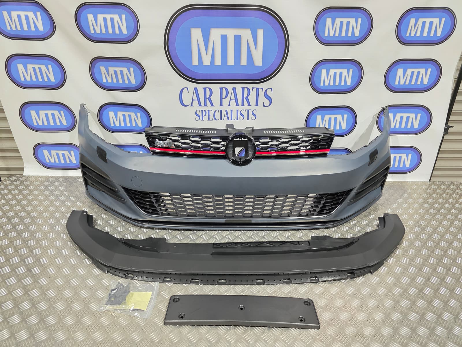 FRONT BUMPER FOR VW Golf MK 7.5 GTI GTD FOG LIGHTS GRILL GRILLE