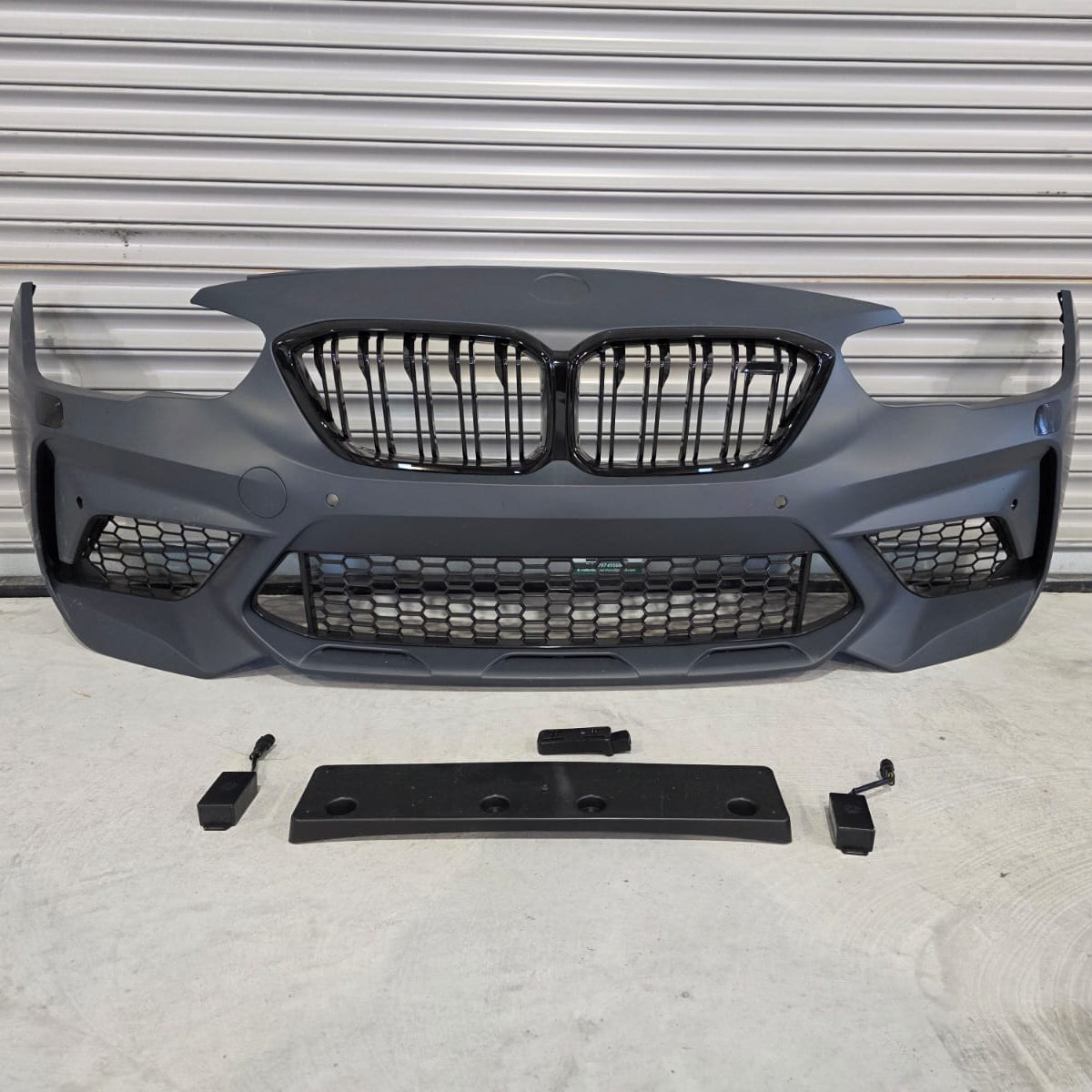 FULL FRONT BUMPER M2 STYLE GLOSS BLACK TRIM FOR BMW 1 SERIES F20 LCI