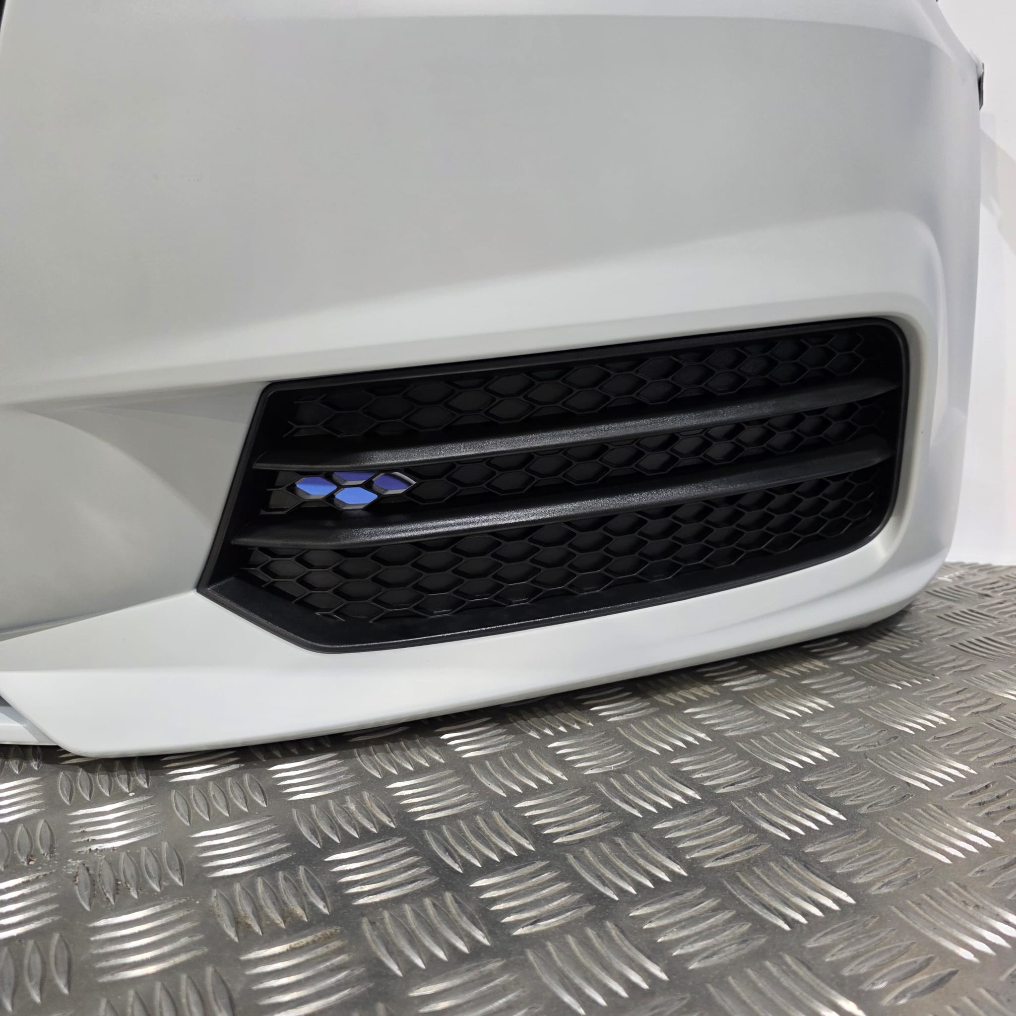 New Complete Front Bumper for A1 / S1 2014-2018 Facelift with Honeycomb Grill
