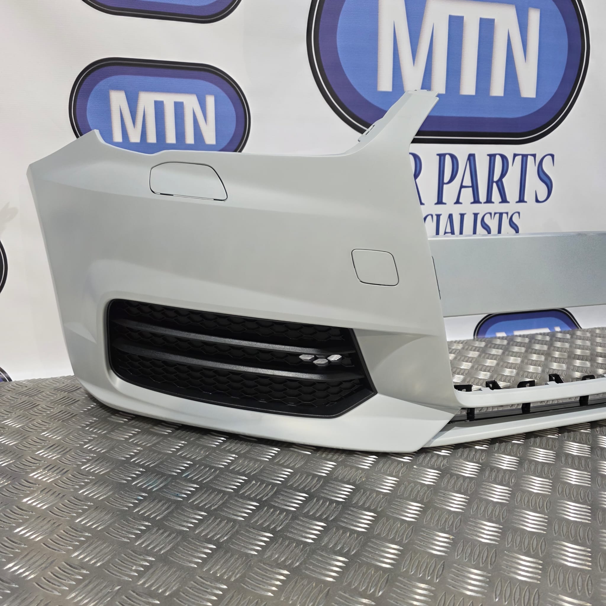 New Complete Front Bumper for A1 / S1 2014-2018 Facelift with Side Grills Only