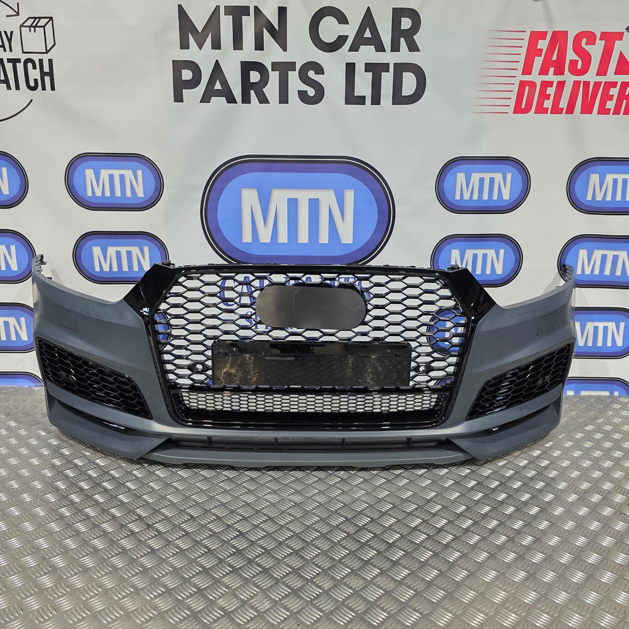 Complete Front Bumper – Audi Q3 / SQ3 2016–2018 Facelift | Honeycomb Grill S-Line
