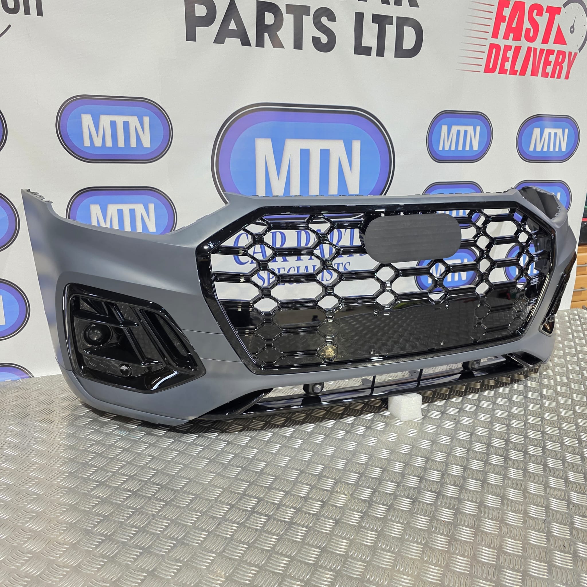 Complete Front Bumper – Audi Q5 / SQ5 S-Line Style (2021–2024)