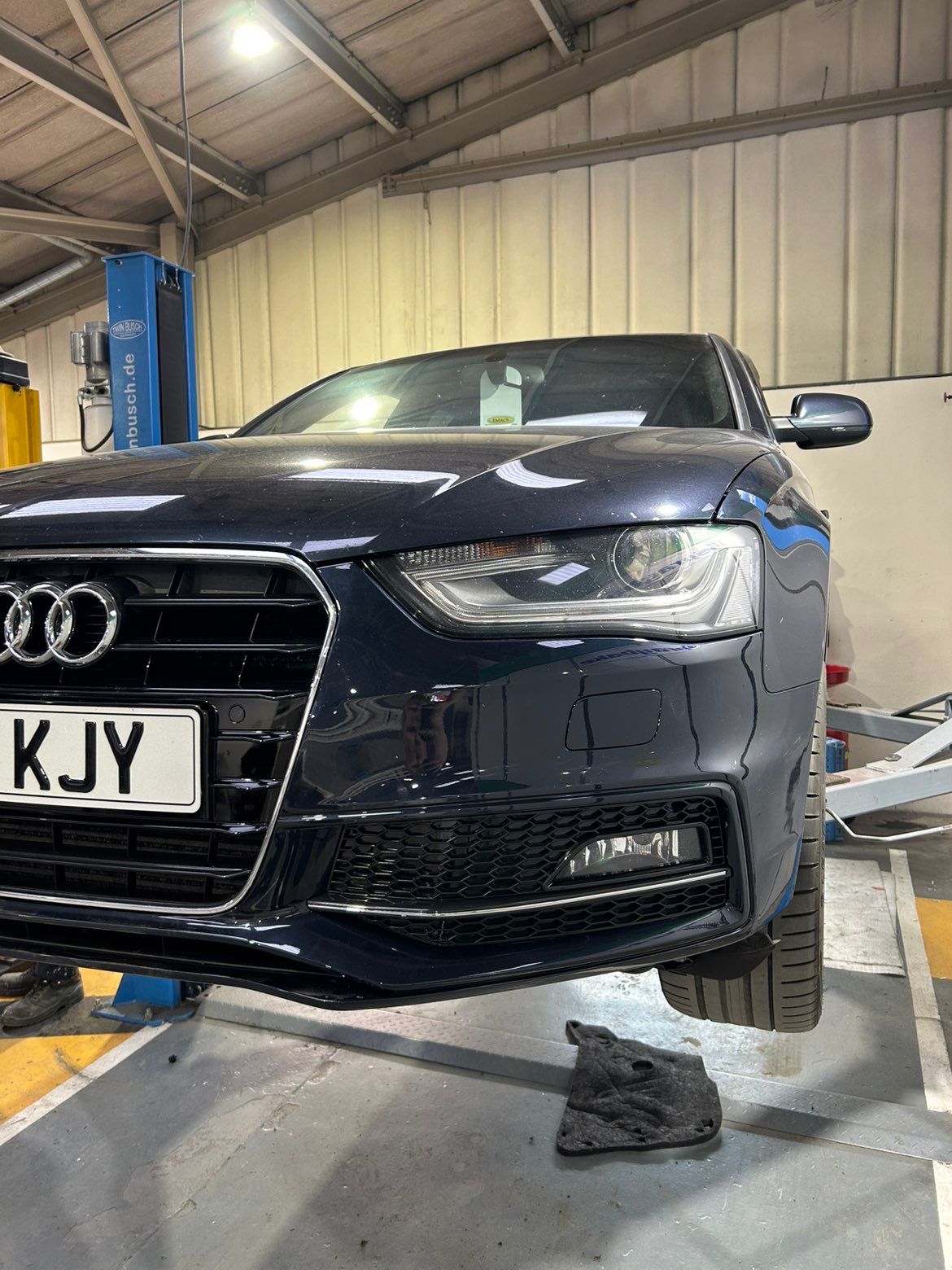 New Complete Front Bumper for Audi A4 / S4 B8.5 12 - 15 S-Line Honeycomb Grill
